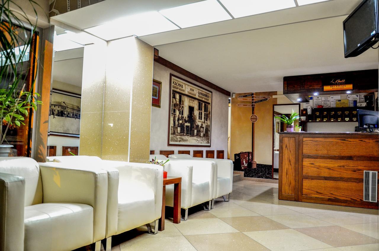 Hotel Bell Leskovac  Buitenkant foto