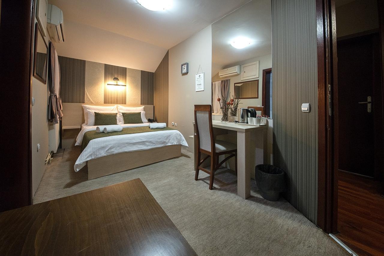 Hotel Bell Leskovac  Buitenkant foto