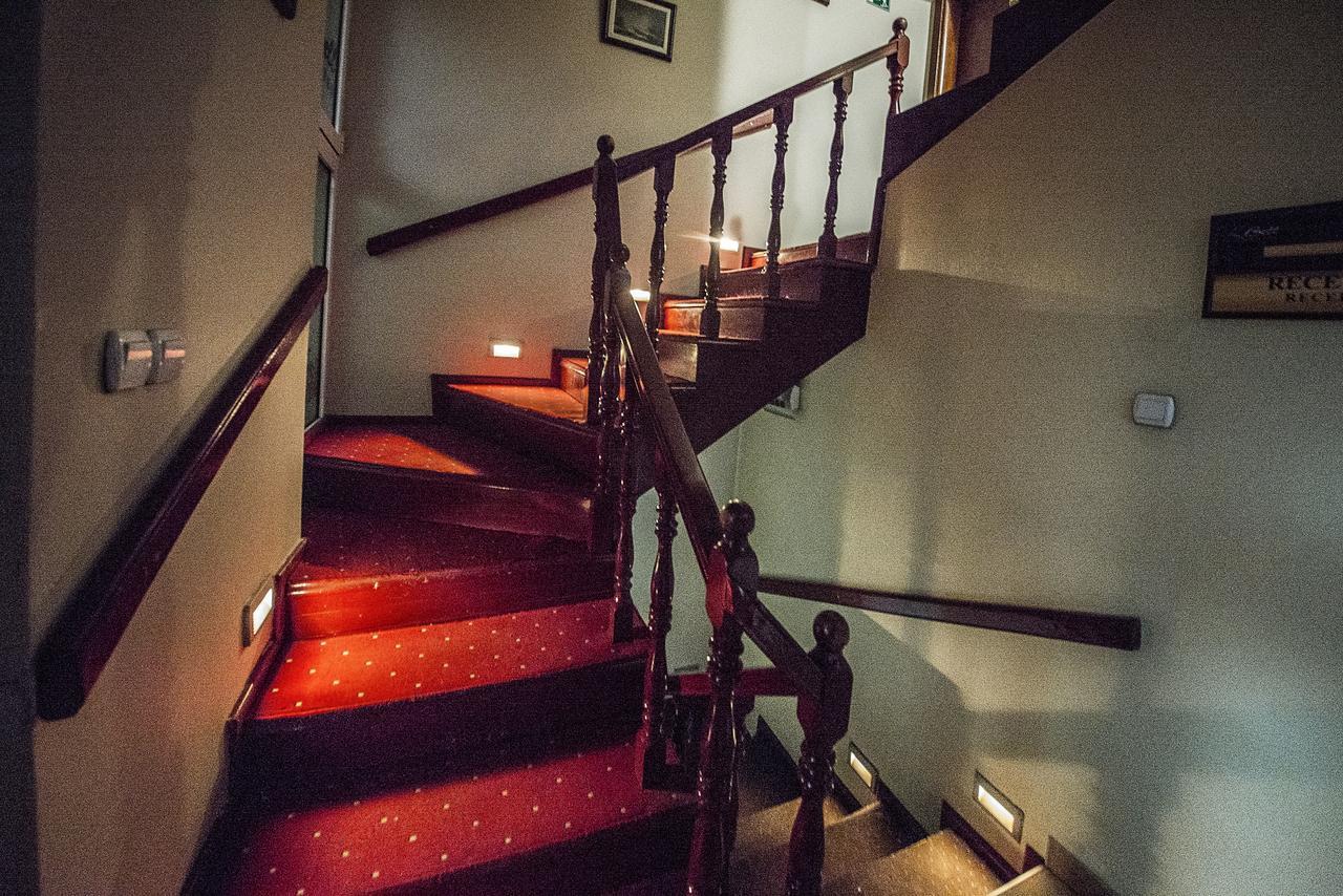 Hotel Bell Leskovac  Buitenkant foto