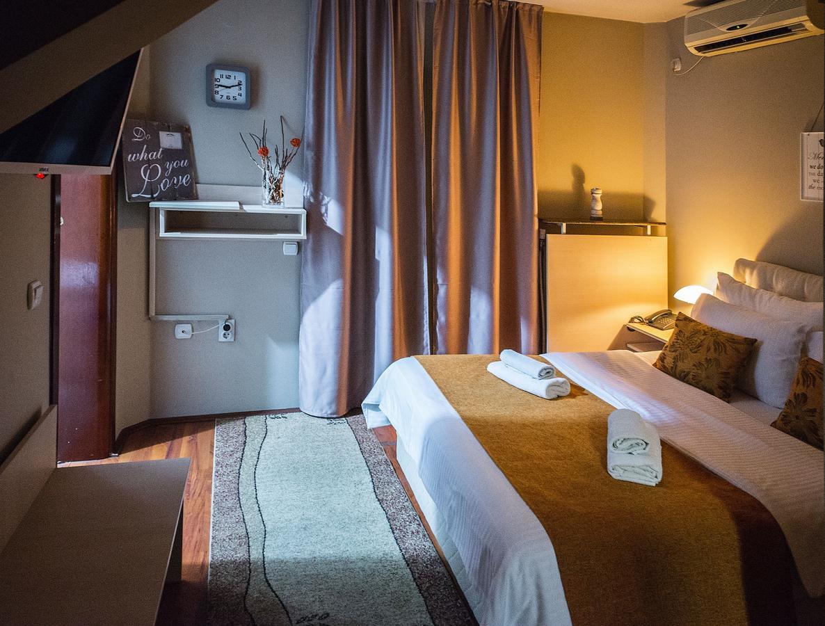 Hotel Bell Leskovac  Buitenkant foto