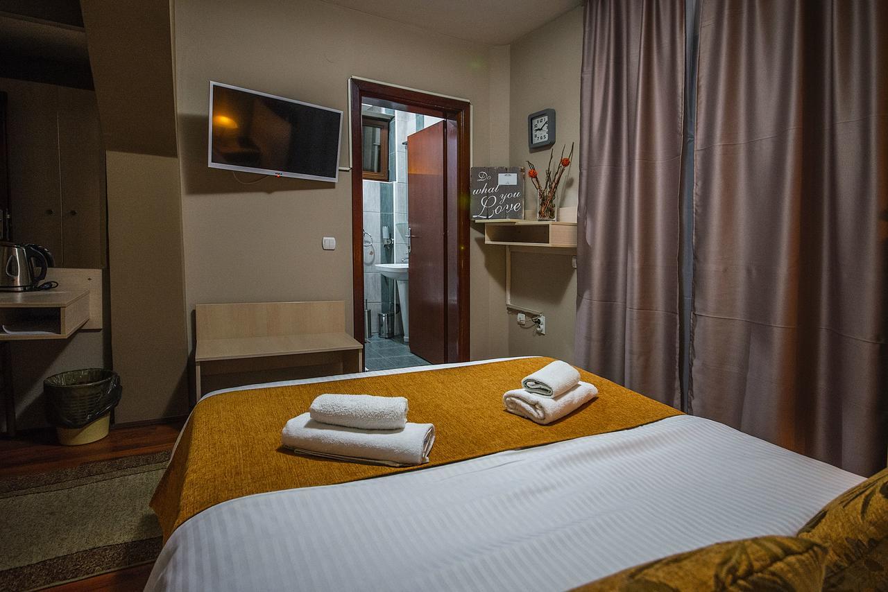 Hotel Bell Leskovac  Buitenkant foto