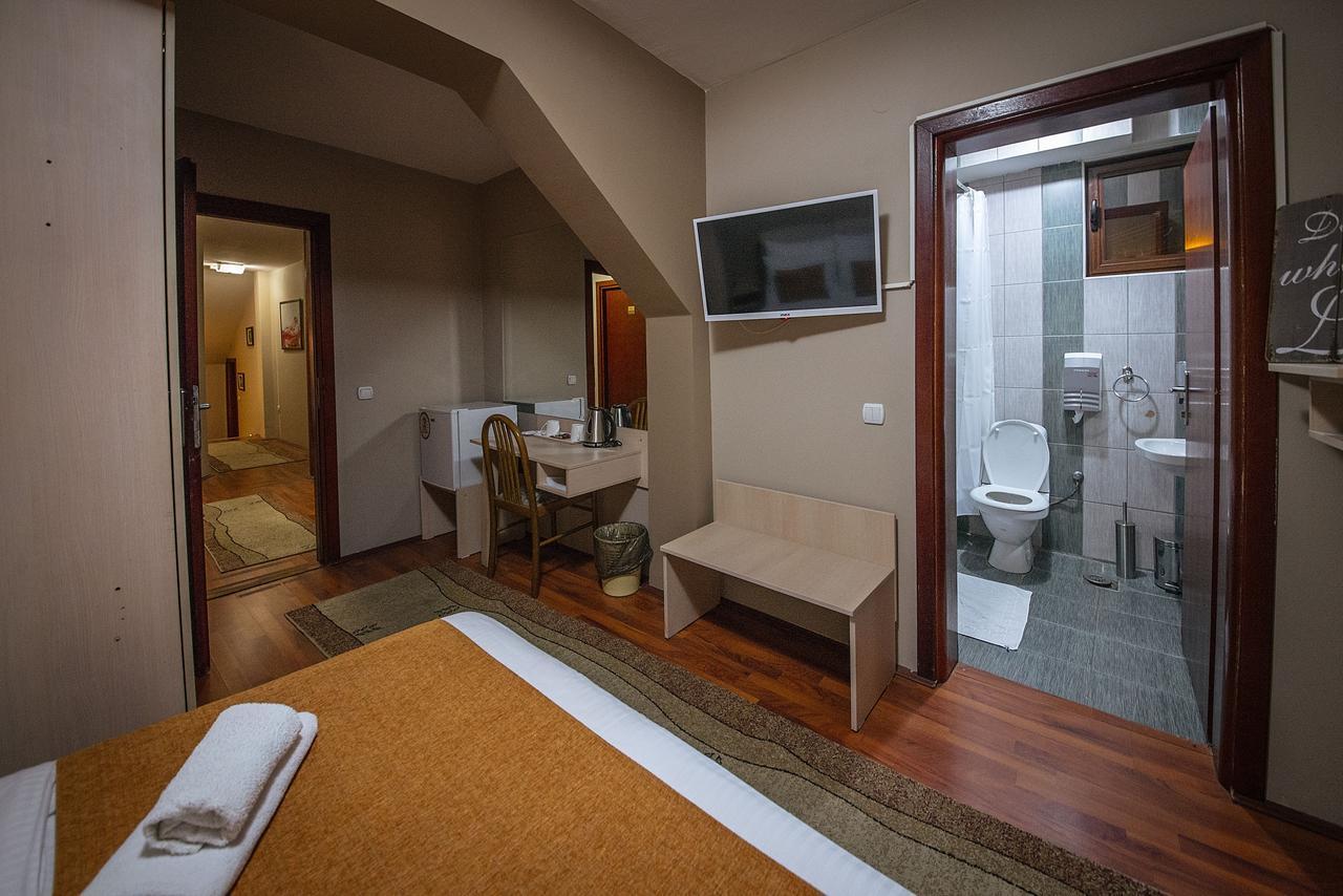 Hotel Bell Leskovac  Buitenkant foto