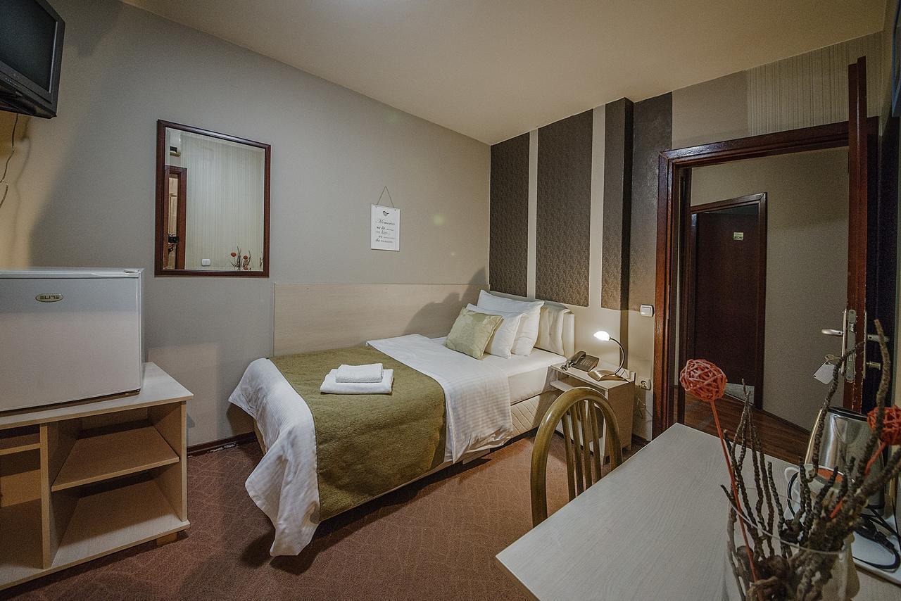 Hotel Bell Leskovac  Buitenkant foto