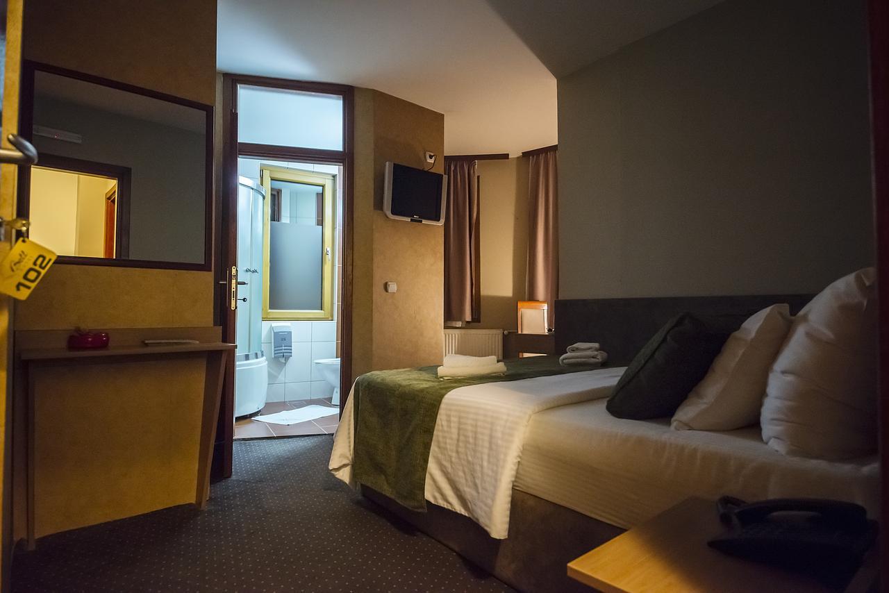 Hotel Bell Leskovac  Buitenkant foto