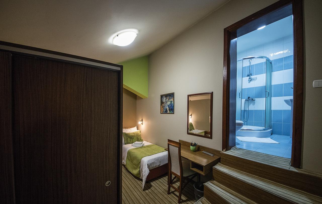 Hotel Bell Leskovac  Buitenkant foto