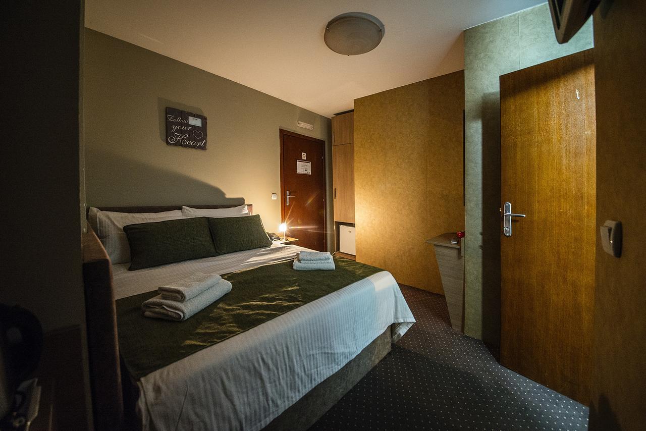 Hotel Bell Leskovac  Buitenkant foto