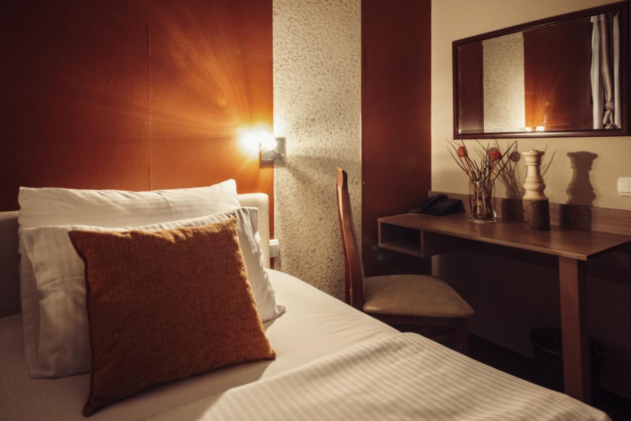 Hotel Bell Leskovac  Buitenkant foto