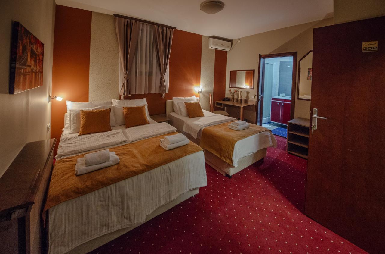 Hotel Bell Leskovac  Buitenkant foto