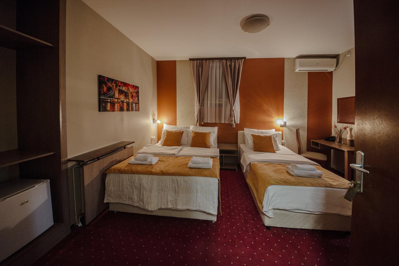 Hotel Bell Leskovac  Buitenkant foto
