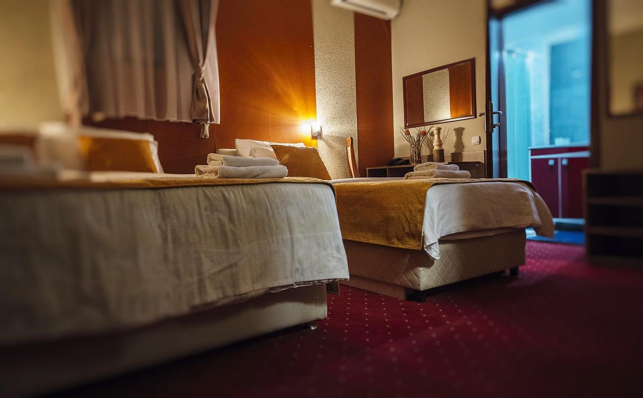 Hotel Bell Leskovac  Buitenkant foto