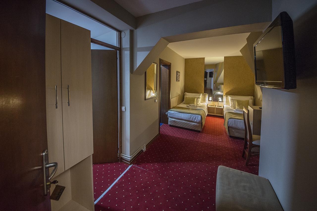 Hotel Bell Leskovac  Buitenkant foto